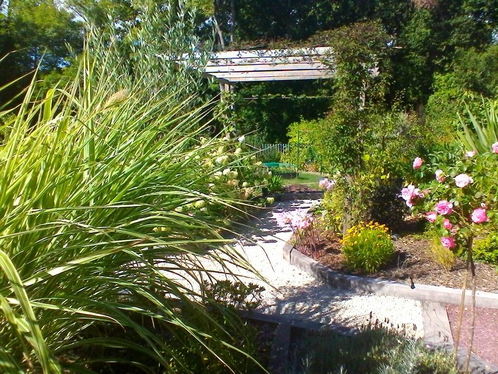 Les Muscaris Bed & Breakfast Le Minihic-sur-Rance Екстериор снимка